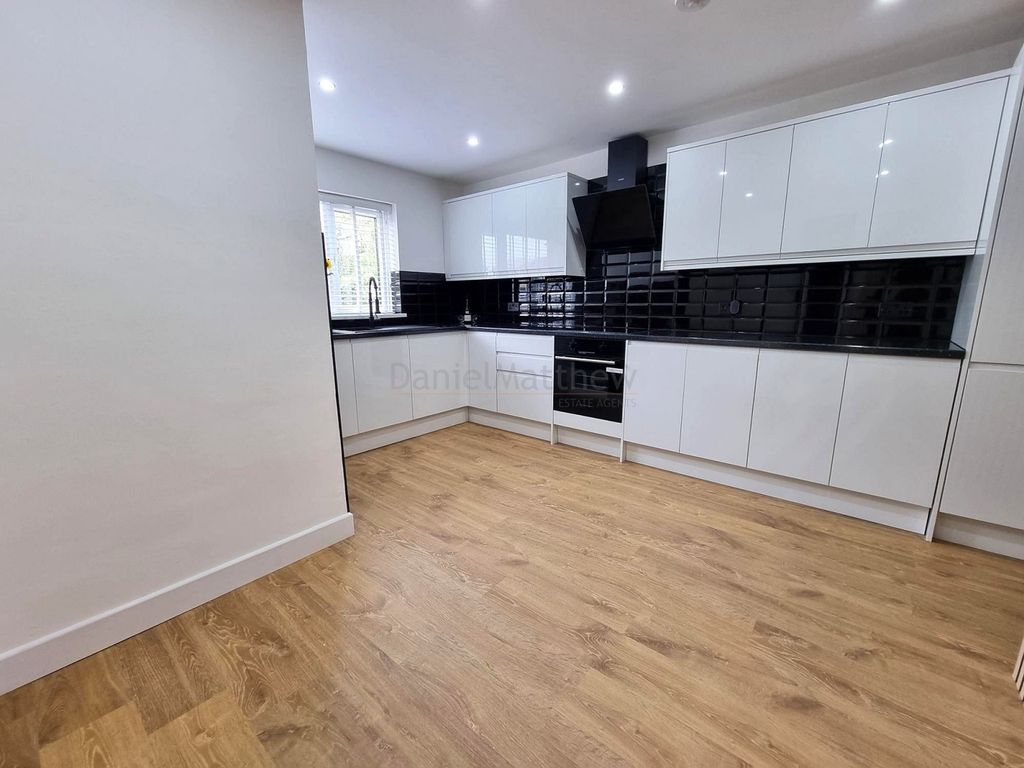 Property photo 2 of 17 Kitchen