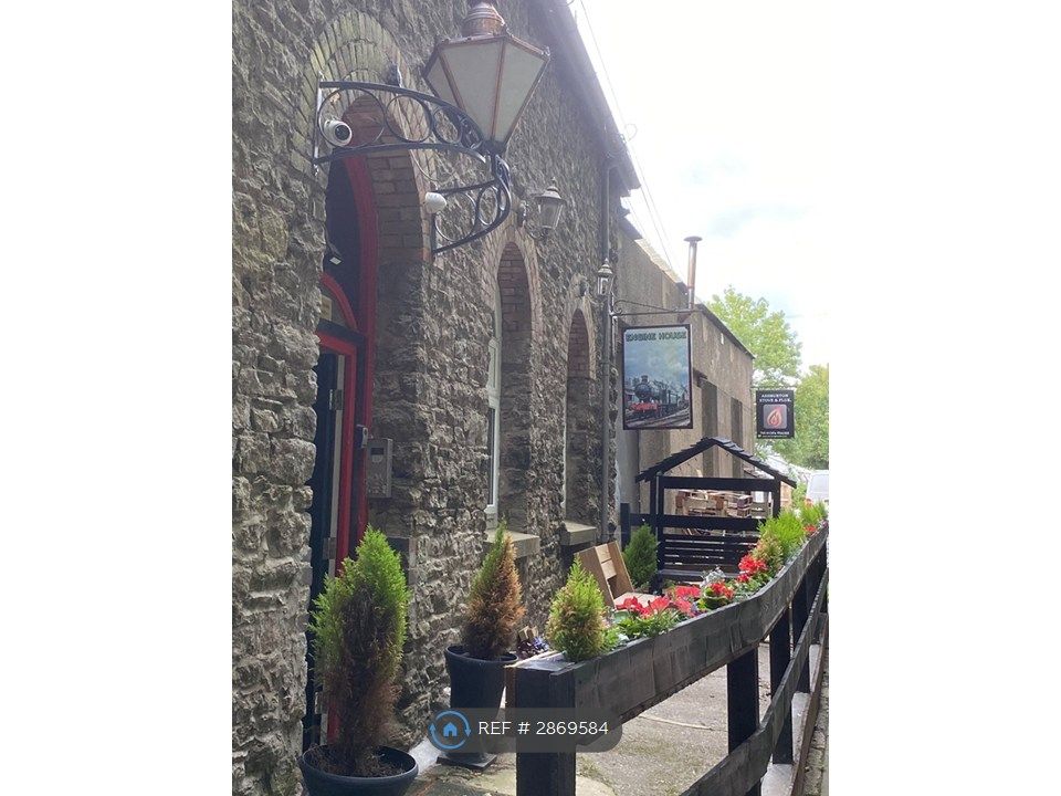 Property photo 1 of 8 Engine House