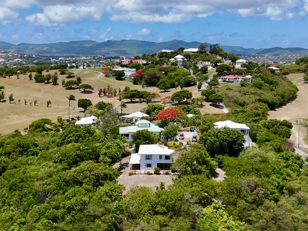 Property photo 2 of 40