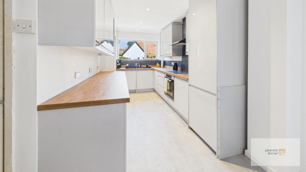 Property photo 2 of 16 Kitchen