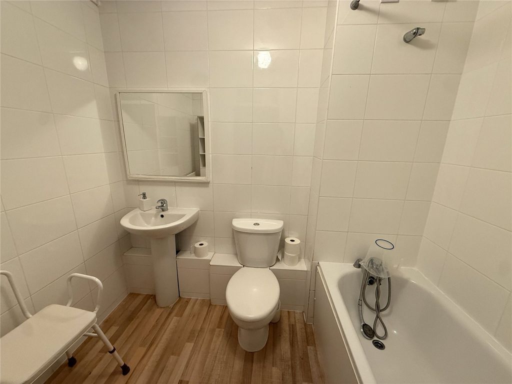 Property photo 3 of 6 Picture No. 04