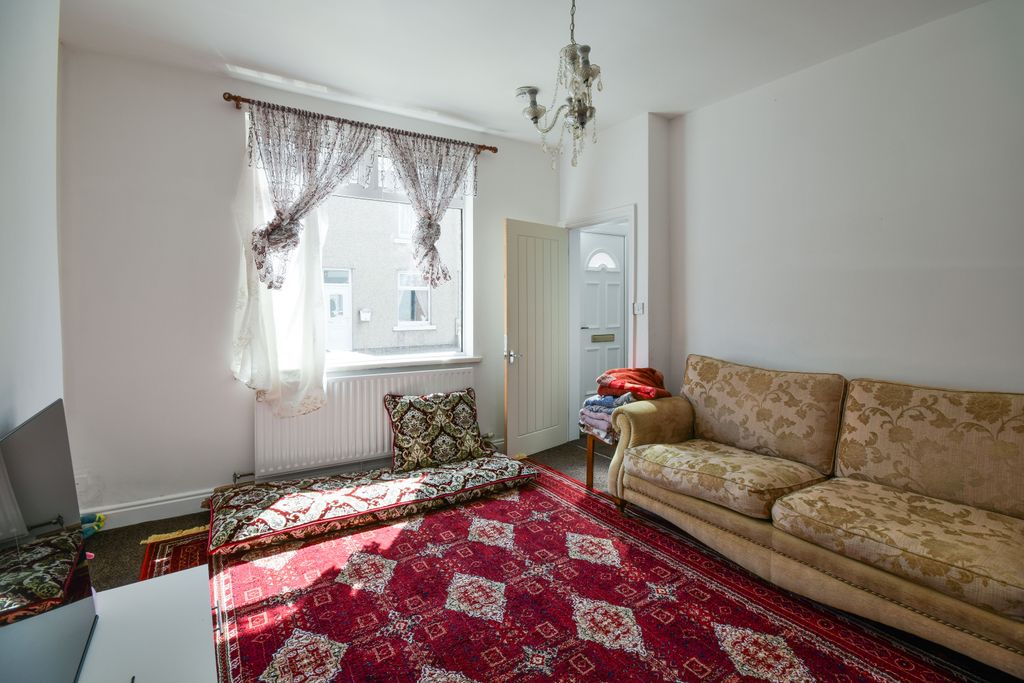 Property photo 3 of 19