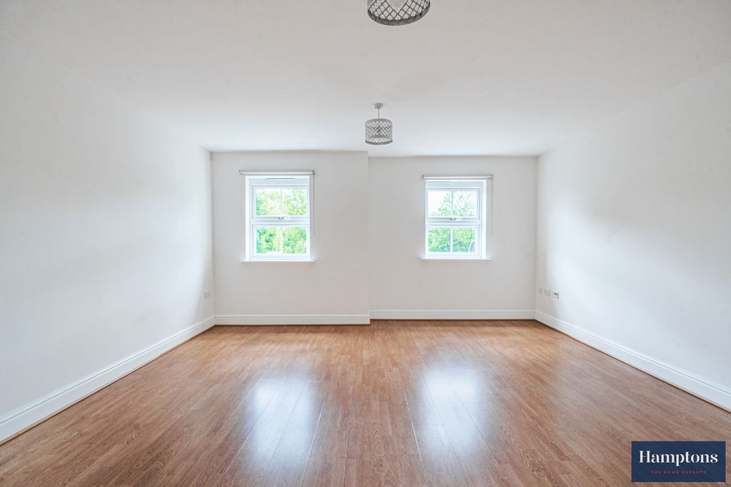 2 bed flat for saleStation Approach, Amersham HP6 photo 4