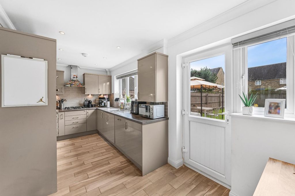 Property photo 3 of 16 Kitchen/Dining Room