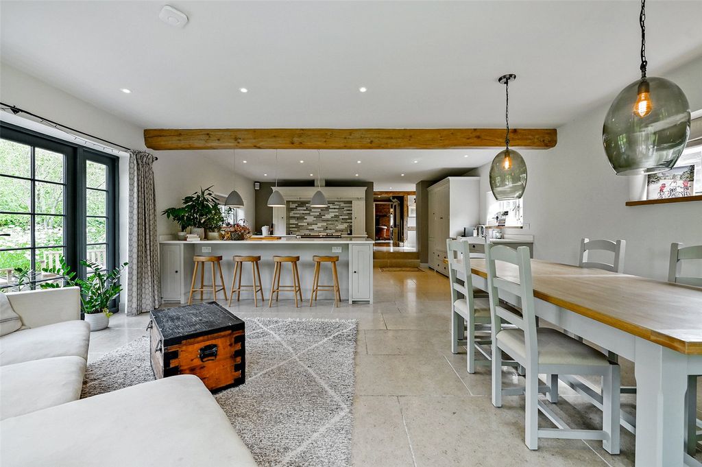 Property photo 3 of 14 Dining Area