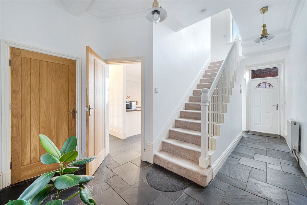 Property photo 3 of 29 Picture No. 04