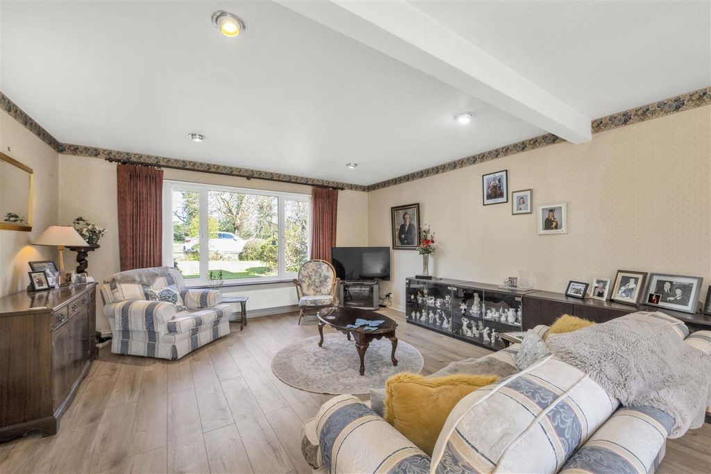 Property photo 3 of 12 Wheathampstead-Road-00001.Jpg