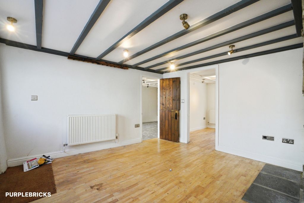 Property photo 3 of 31