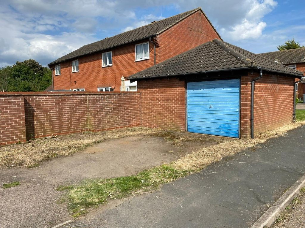 Property photo 1 of 3 Garage For Sale