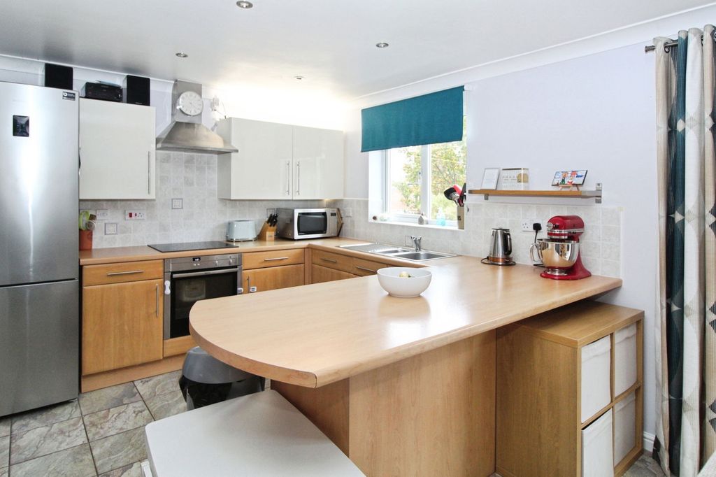 Property photo 3 of 19