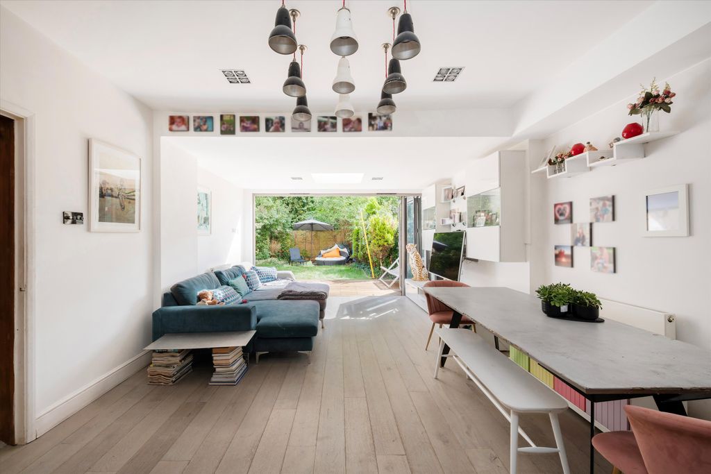 Property photo 1 of 13 Image