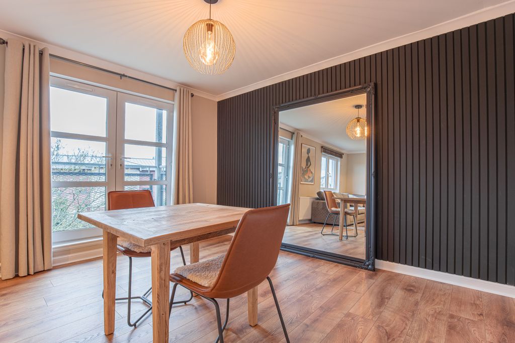 Property photo 3 of 19 Diningarea