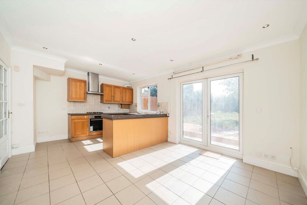 Property photo 3 of 7