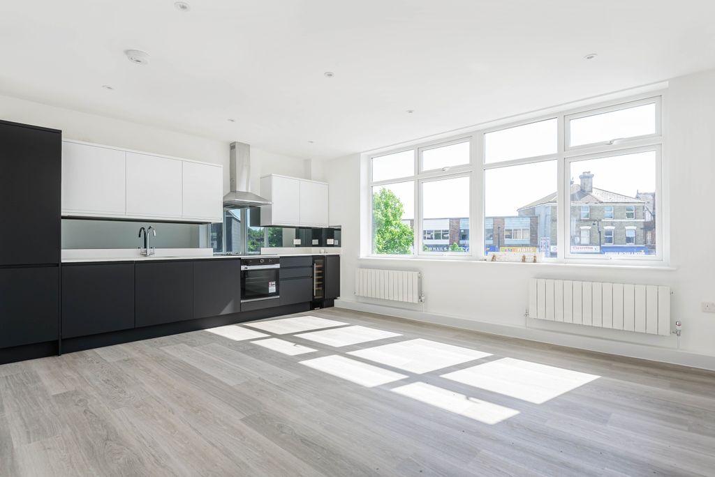 Property photo 1 of 7 Kitchen