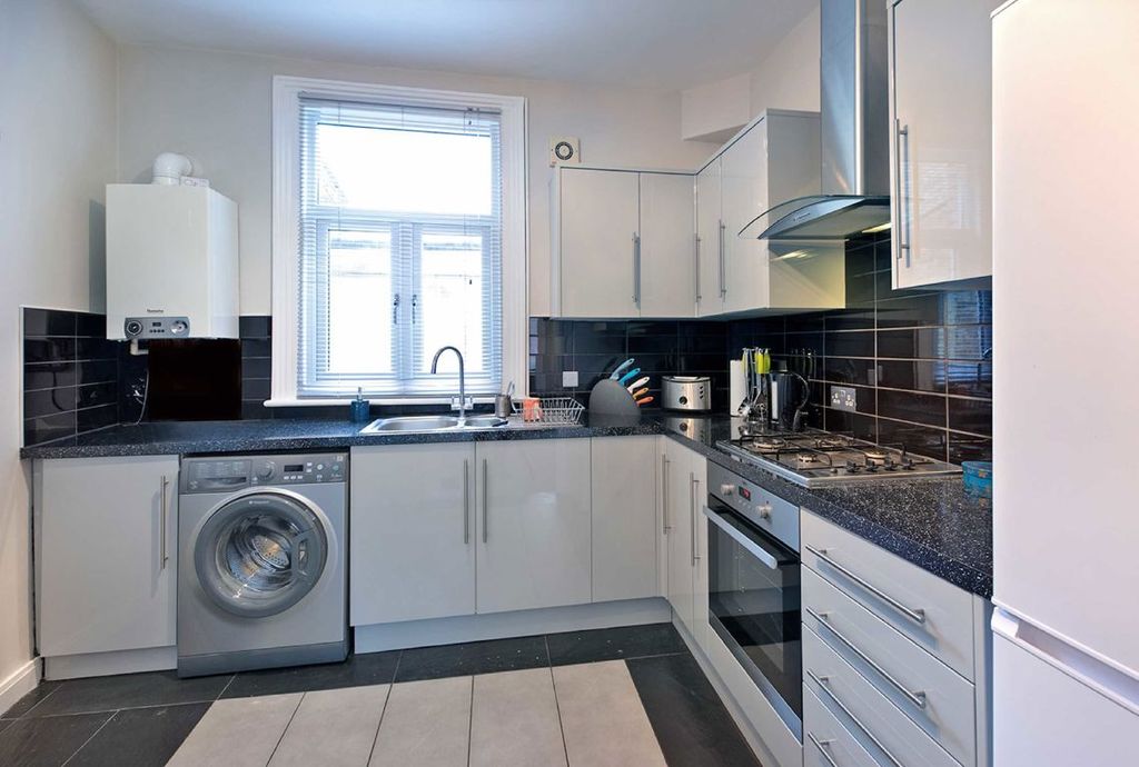 Property photo 3 of 6