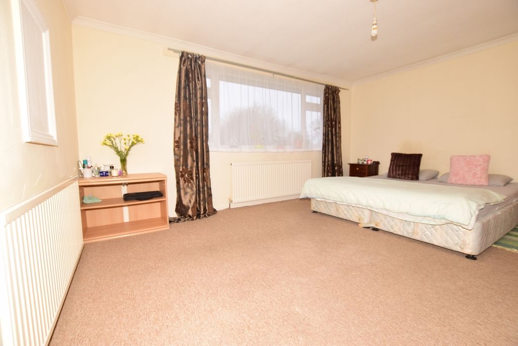 Property photo 3 of 7 liv