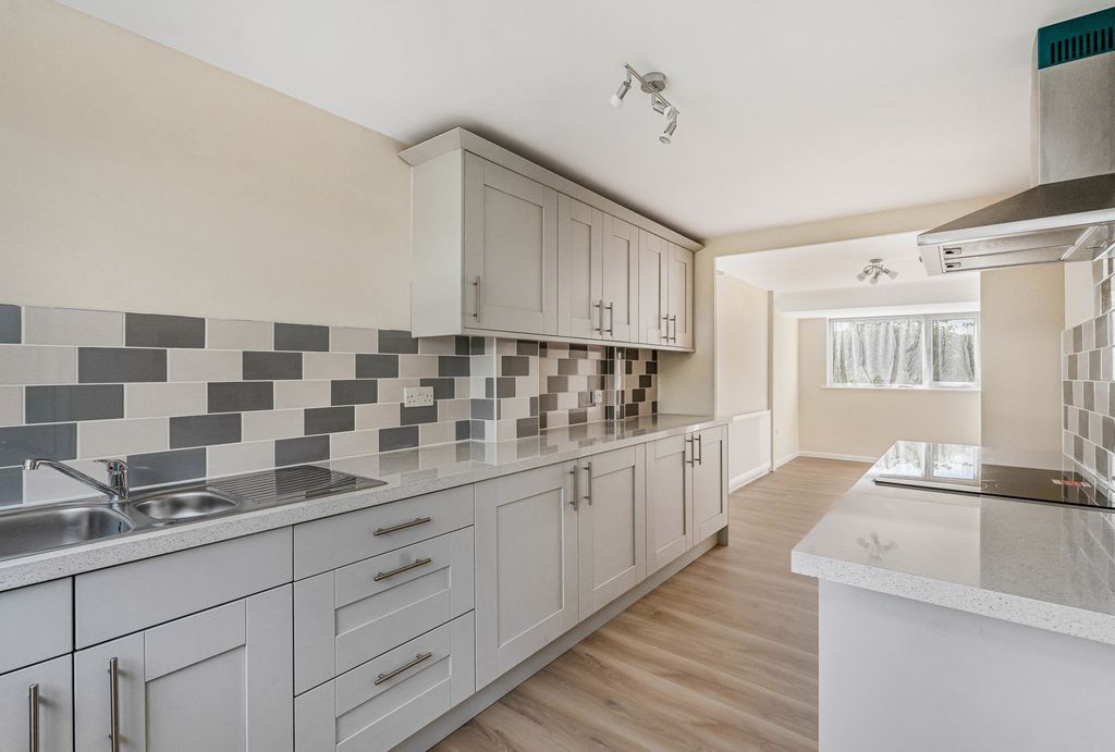 Property photo 3 of 19 Kitchen Dinig Room