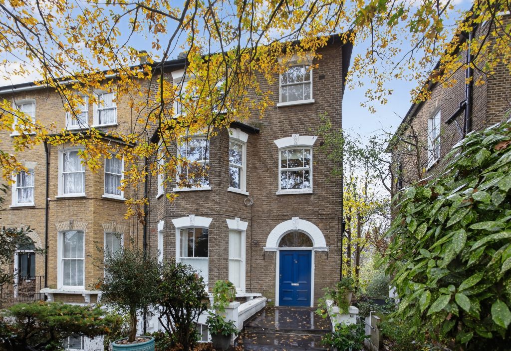 Property photo 2 of 20