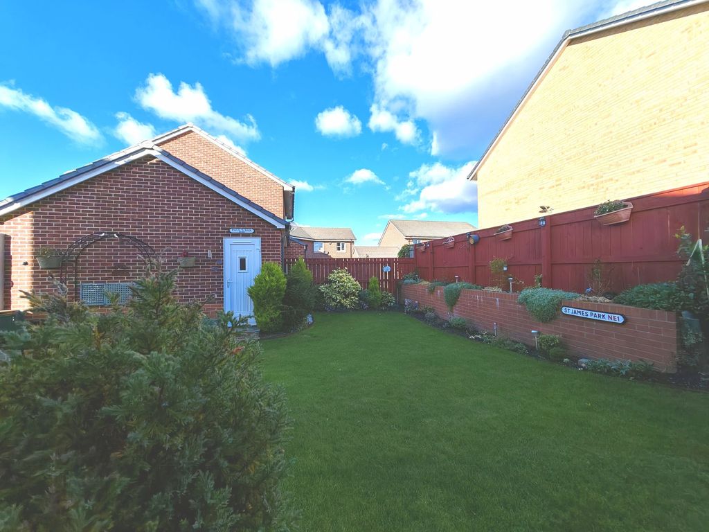 Property photo 3 of 32