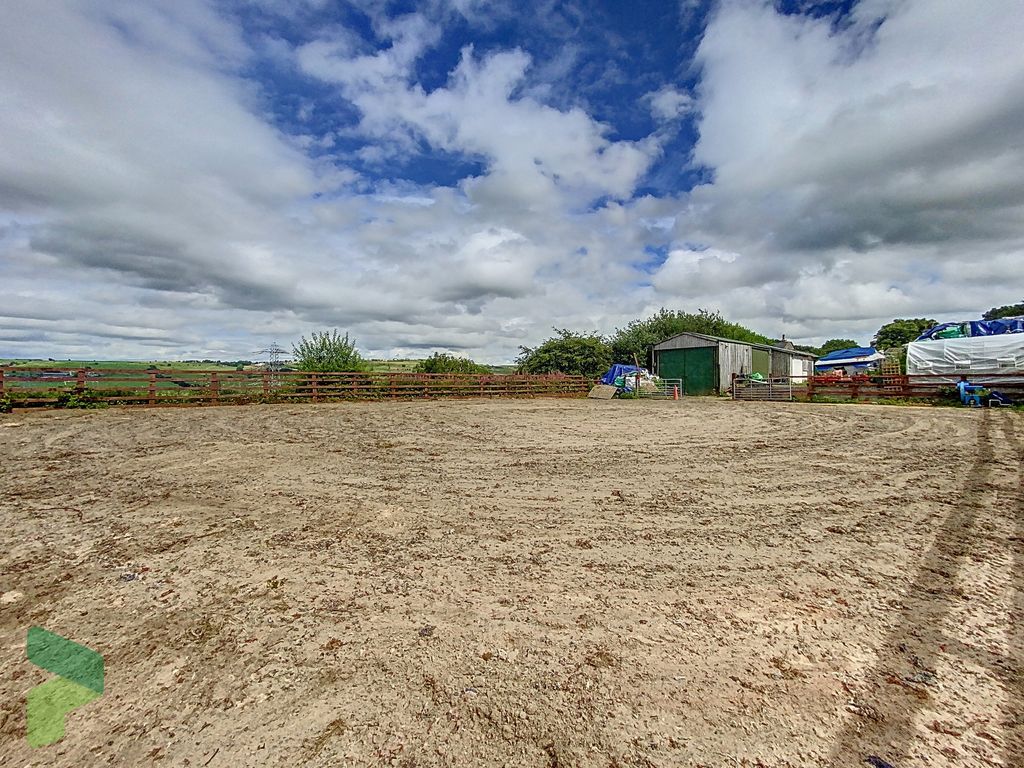 Property photo 3 of 70 Outdoor Arena