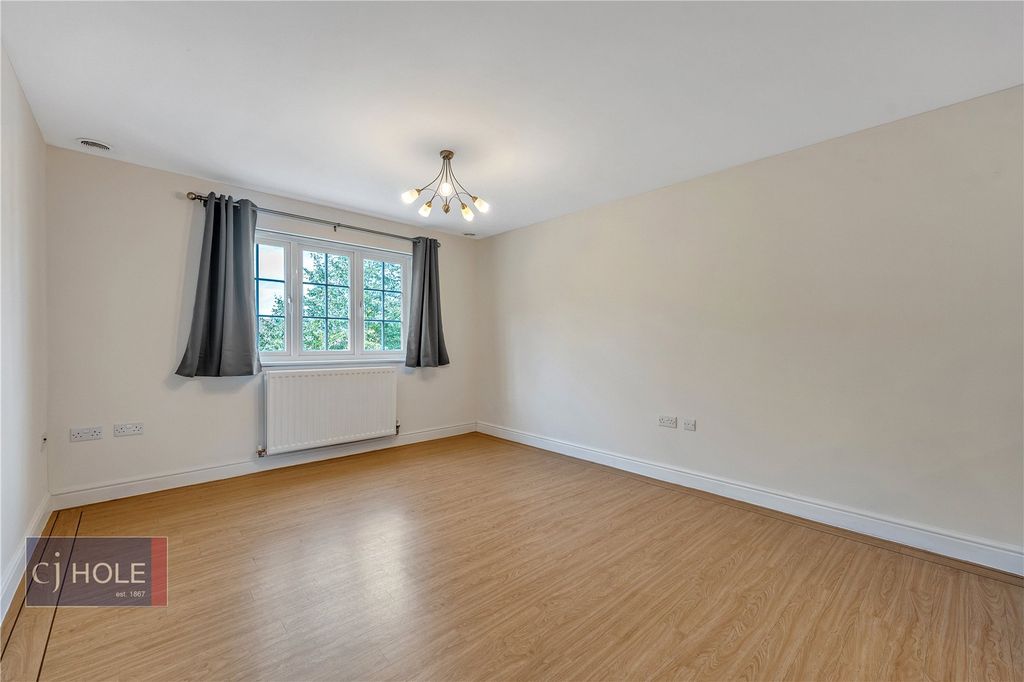 Property photo 2 of 14 Picture No. 11