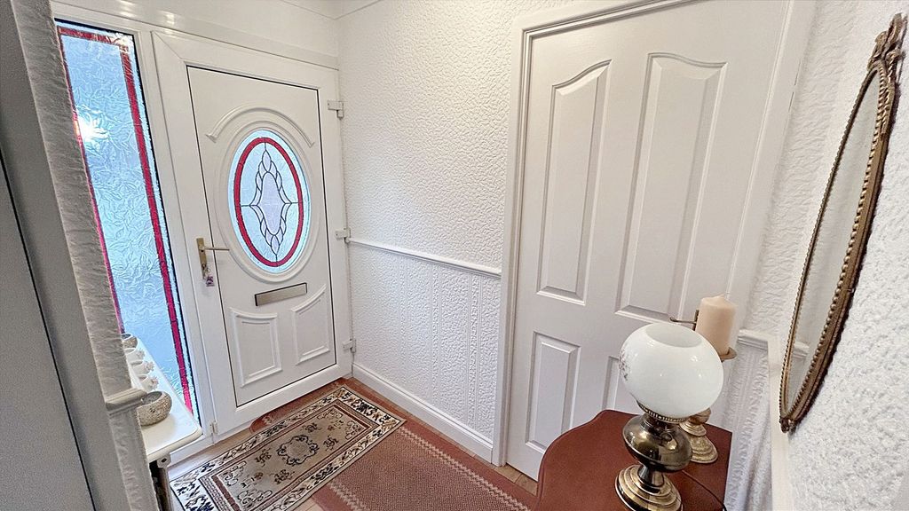 Property photo 2 of 25