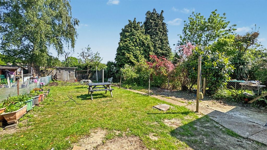 Property photo 2 of 5