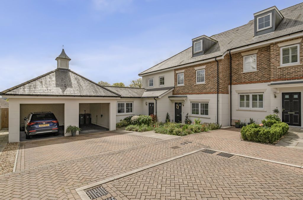 Property photo 1 of 20 1438717-20-69E0E4...