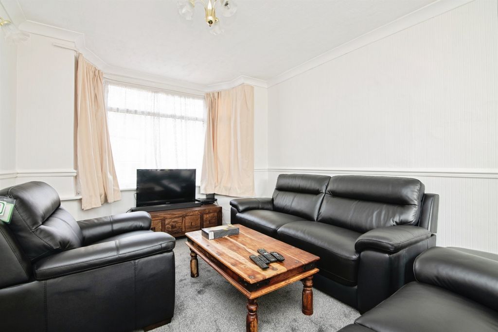 Property photo 2 of 16
