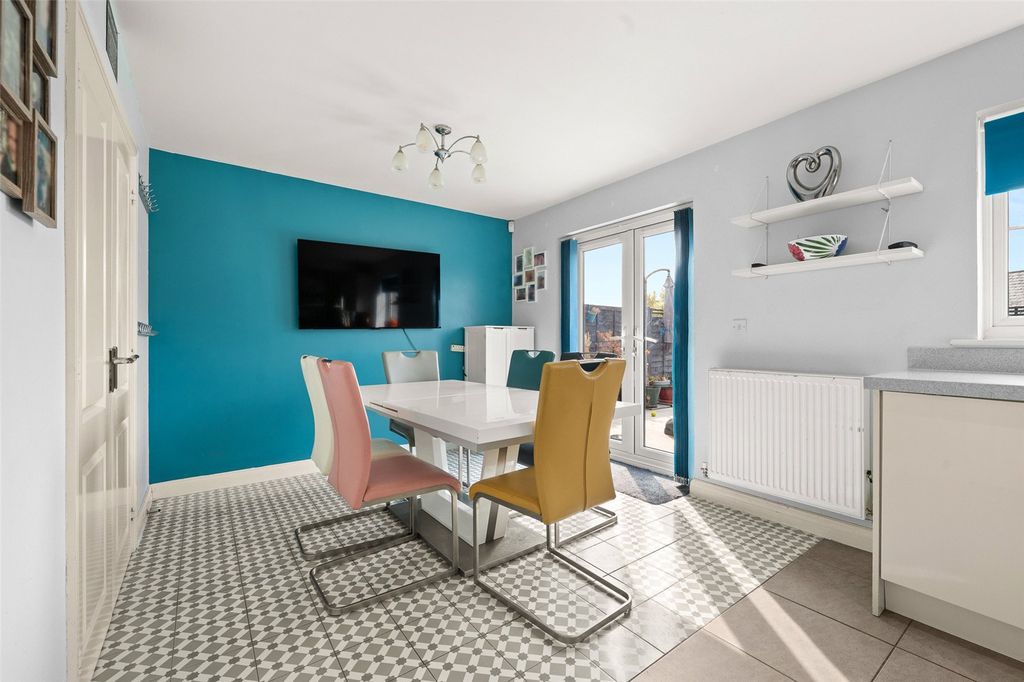 Property photo 2 of 20 Picture No. 10