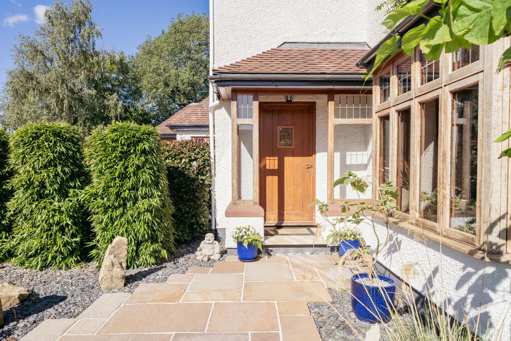 Property photo 3 of 48