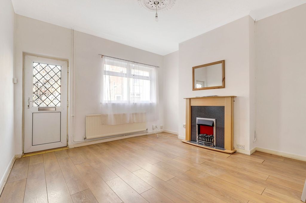 Property photo 2 of 15