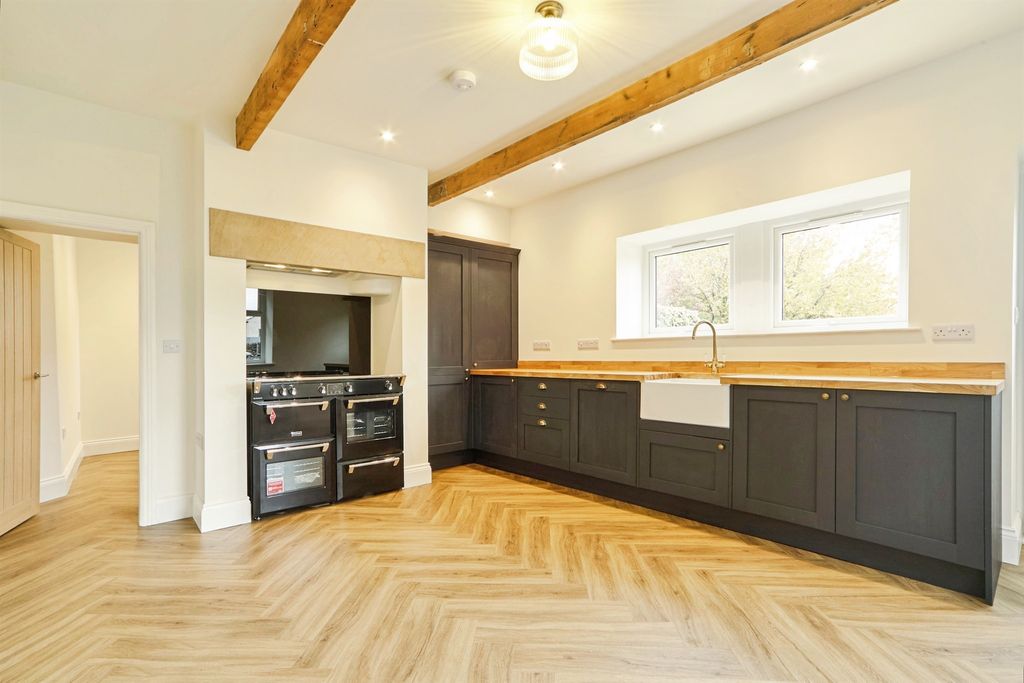 Property photo 3 of 25