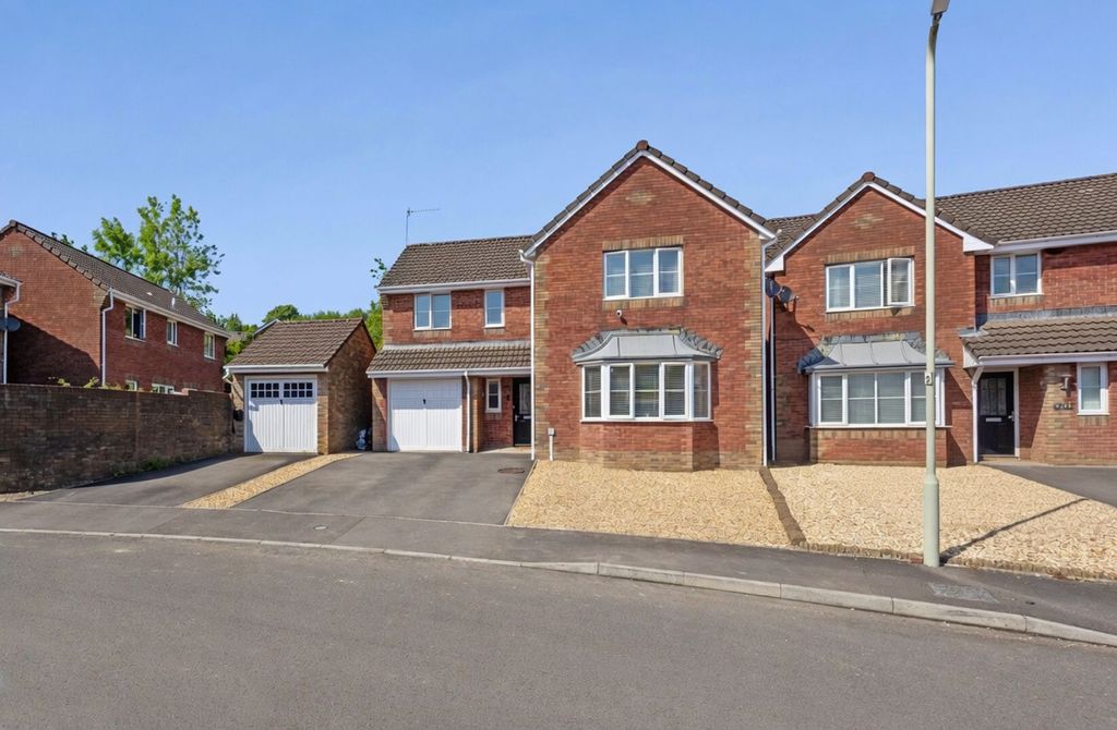 Property photo 1 of 50