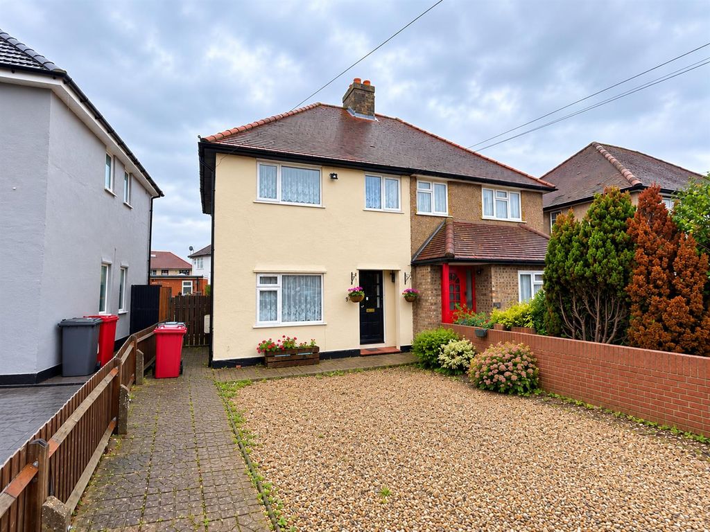 Property photo 1 of 12 Bright Semi-Detached House Exterior.Png