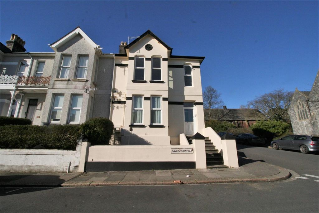 Property photo 1 of 6 Front