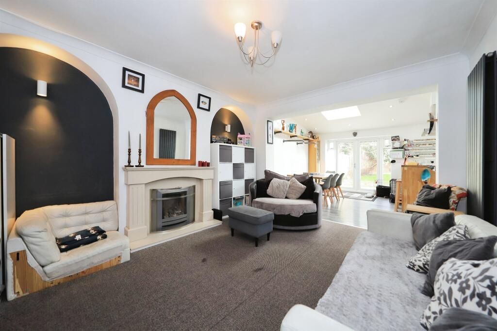 Property photo 1 of 3