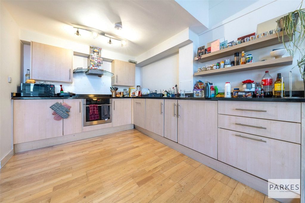 Property photo 3 of 15 Picture No. 18