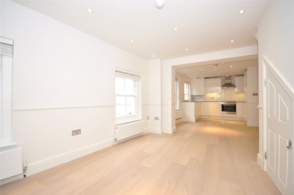 Property photo 1 of 6 Fouberts Place