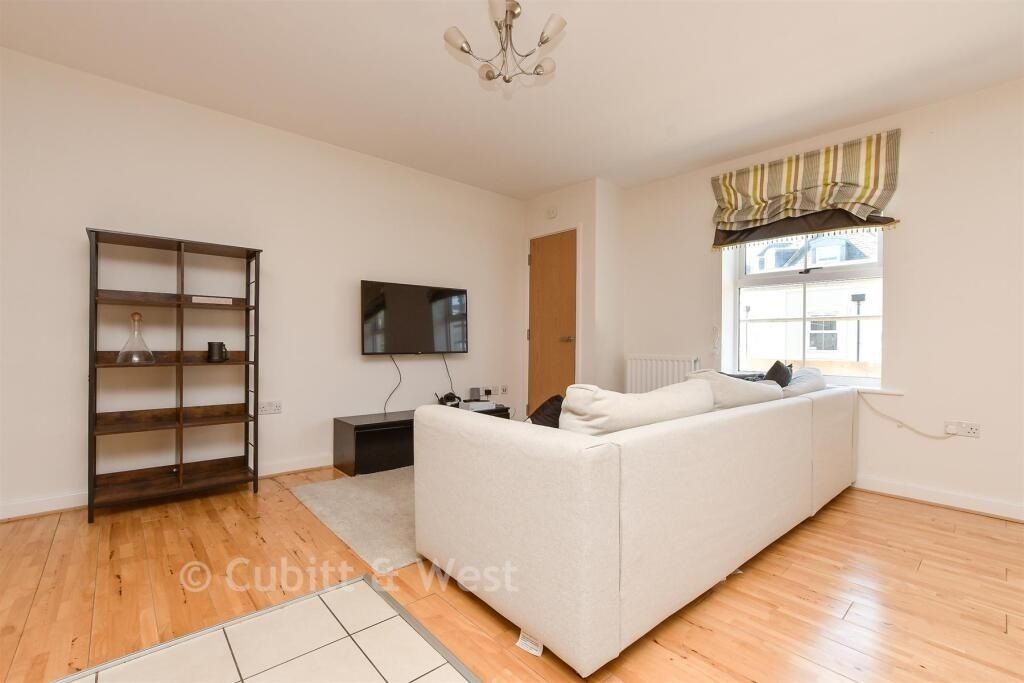 Property photo 3 of 12 3