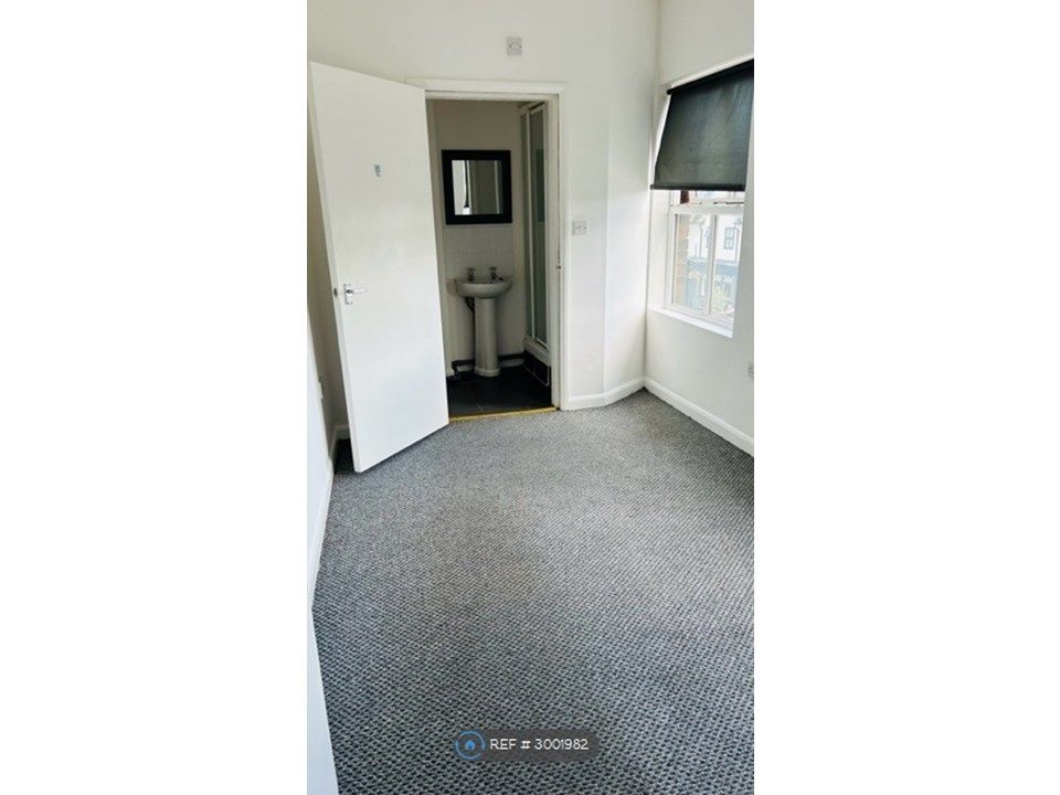 Property photo 3 of 16 Bedroom