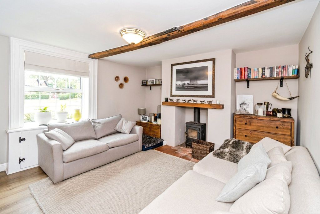 Property photo 2 of 17 Photo