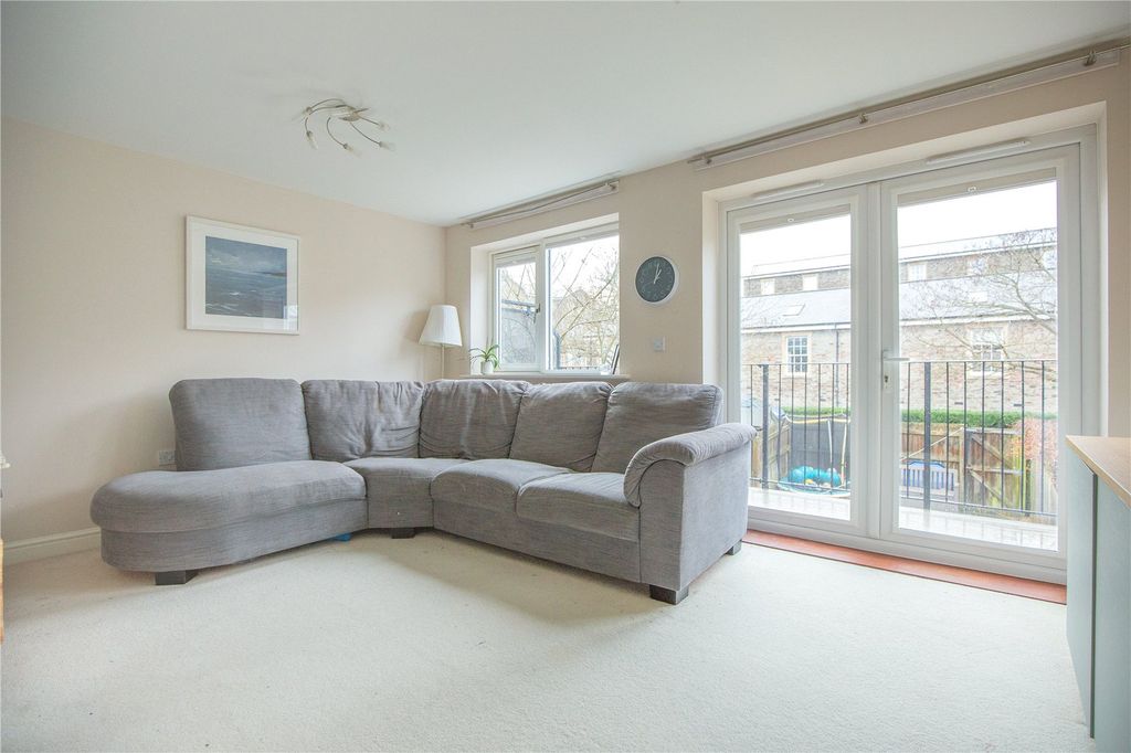 Property photo 2 of 21 Picture No. 15