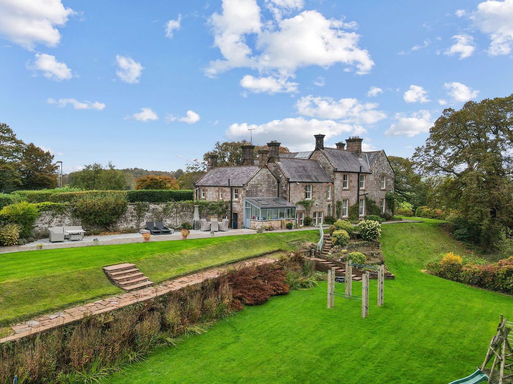 Property photo 1 of 71