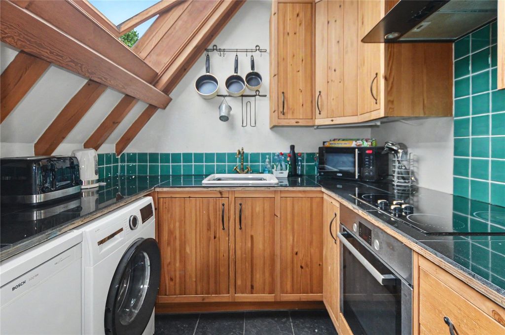 Property photo 2 of 11 Picture No. 16