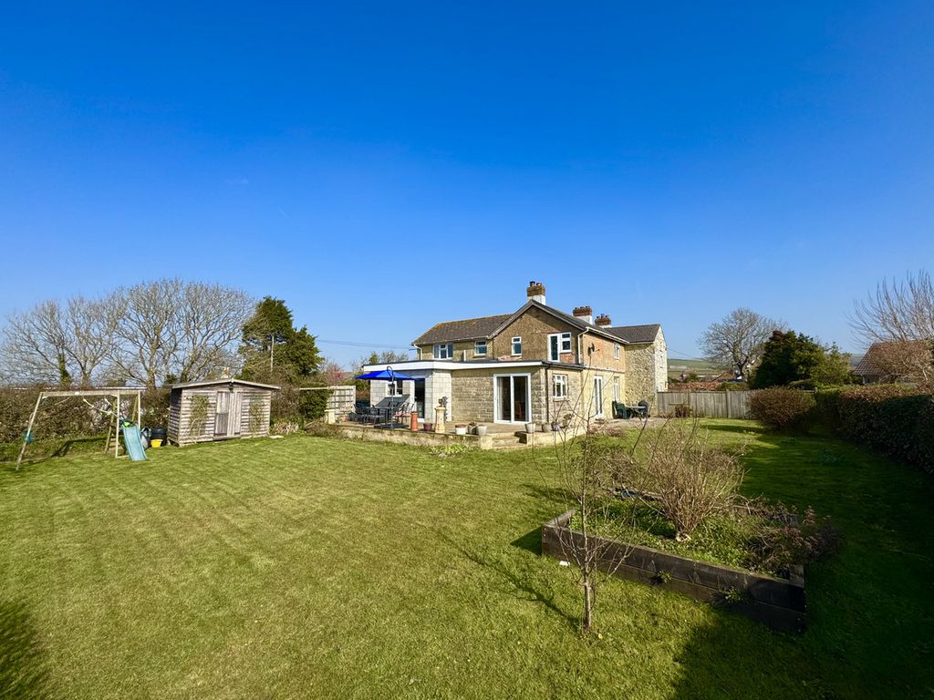 Property photo 2 of 19