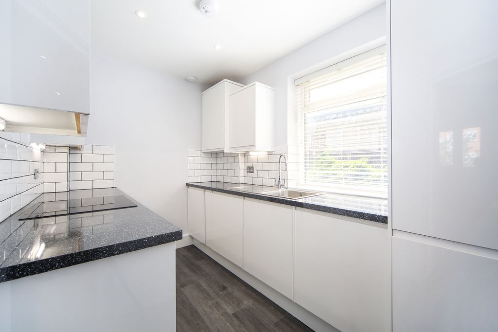 Property photo 3 of 10 Ph16_923704_Edited