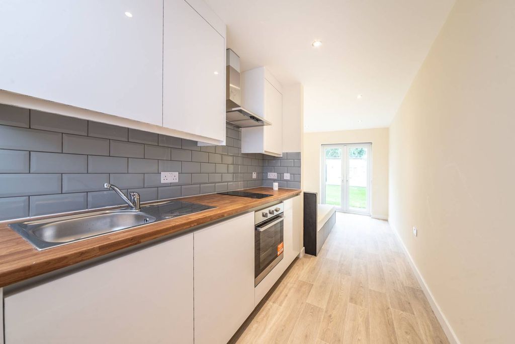 Property photo 1 of 5