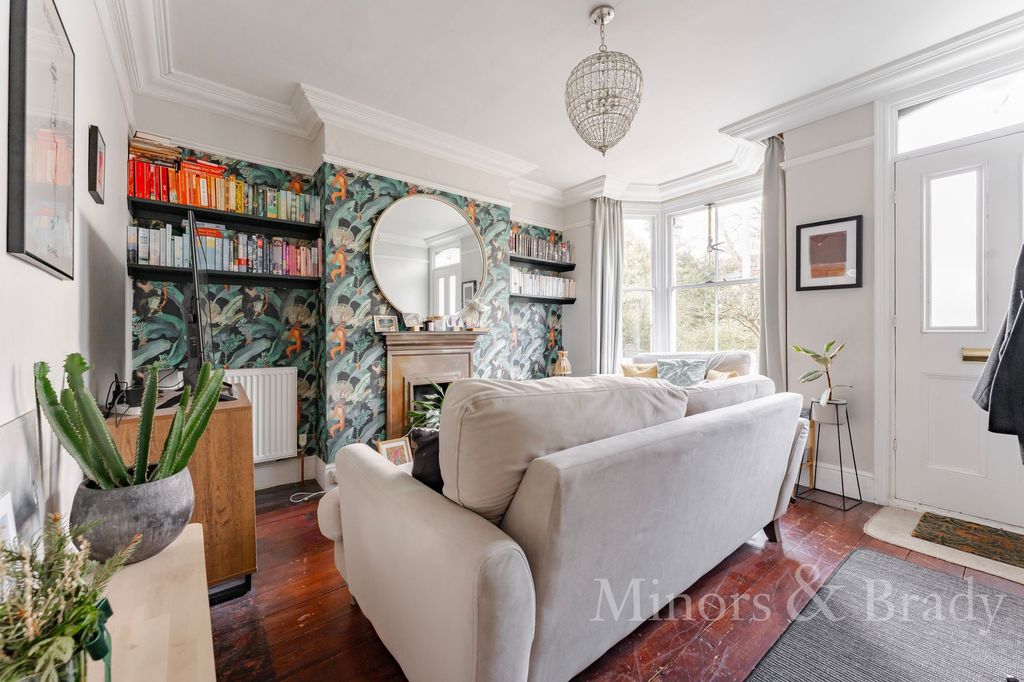 Property photo 3 of 18