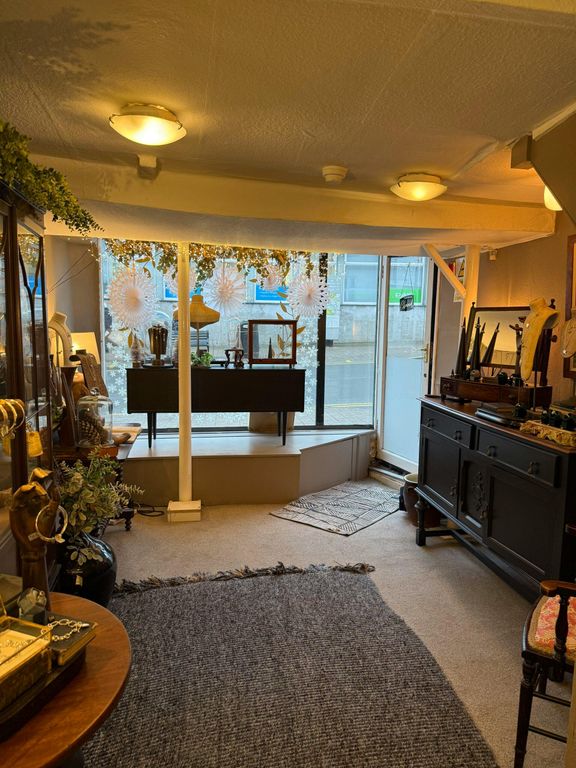 Property photo 3 of 12 Image 6